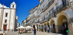 Giraldo Square shops,Evora,Portugal