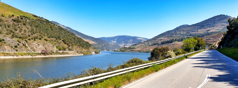 N222 route to Pihao, Duoro valley, Portugal