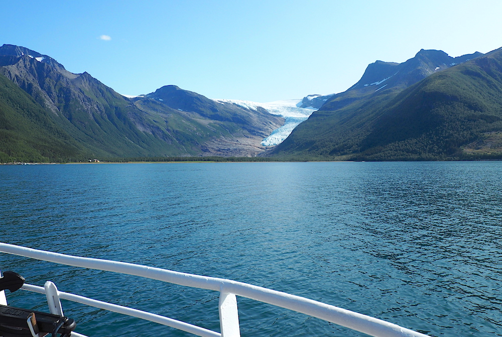 Svartisen Ferry to Glacier fv17
