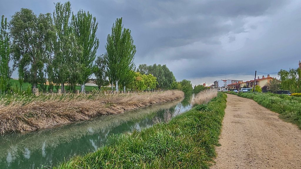 Castilla Canal in Castille y Leon region
