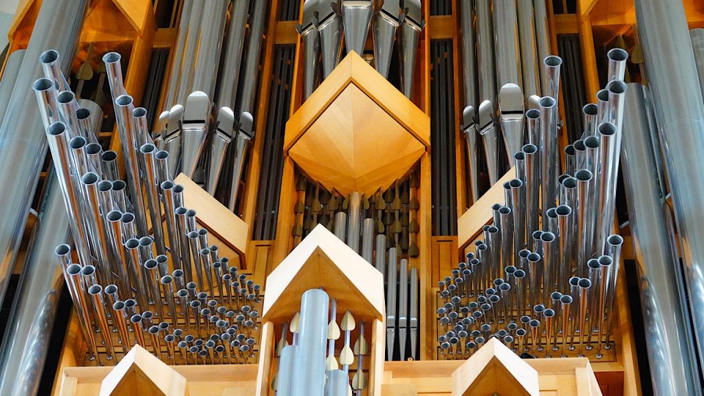 Hallgrimskirkja organ with its 5275 pipes in Reykjavik 