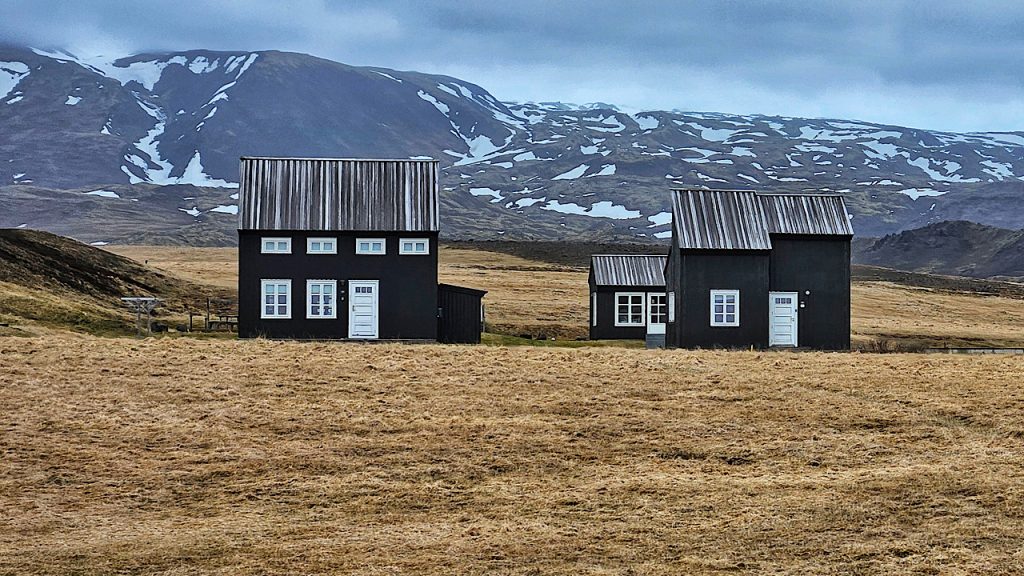Holiday cottages available to rent at Hellnar on the Snæfellsnes peninsula 